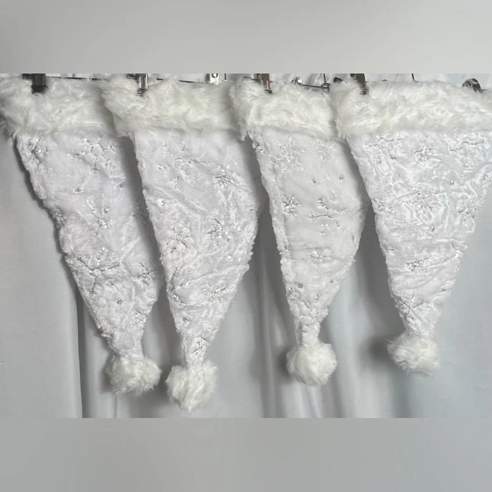 4 Pack Santa Claus Hat Snowflakes Plush Soft Faux Fur Silver Sequin Brand New - Picture 6 of 11